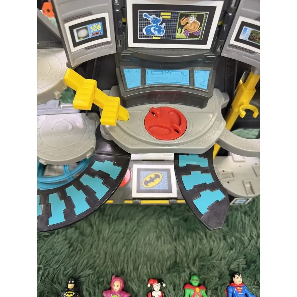 Imaginext DC Super Friends Batcave Playset with 5 Action Figures